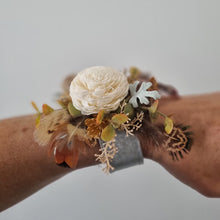 Load image into Gallery viewer, Soft Ember Keepsake Corsage