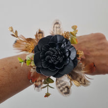 Load image into Gallery viewer, Velvet Noir Keepsake Corsage