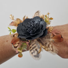 Load image into Gallery viewer, Velvet Noir Keepsake Corsage