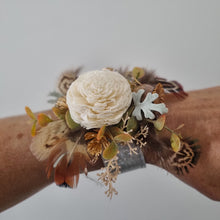 Load image into Gallery viewer, Soft Ember Keepsake Corsage