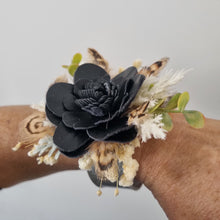 Load image into Gallery viewer, Midnight Meadow Keepsake Corsage
