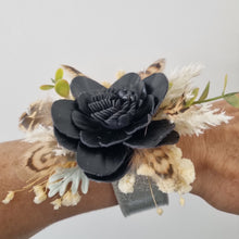 Load image into Gallery viewer, Midnight Meadow Keepsake Corsage