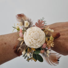 Load image into Gallery viewer, Golden Hour Keepsake Corsage