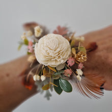 Load image into Gallery viewer, Golden Hour Keepsake Corsage
