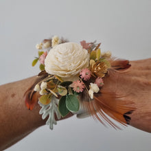 Load image into Gallery viewer, Golden Hour Keepsake Corsage